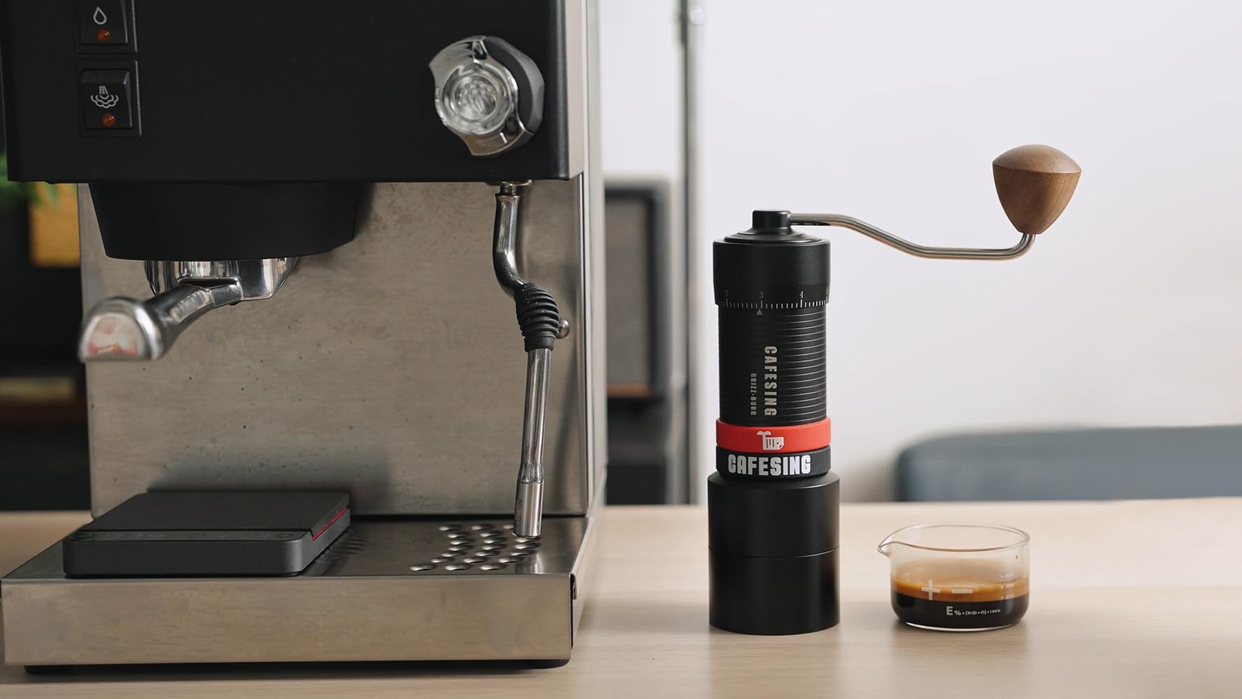 Amazon | CafeSing GRIZZ 63 手動コーヒーグラインダー 63mm 円錐バリ